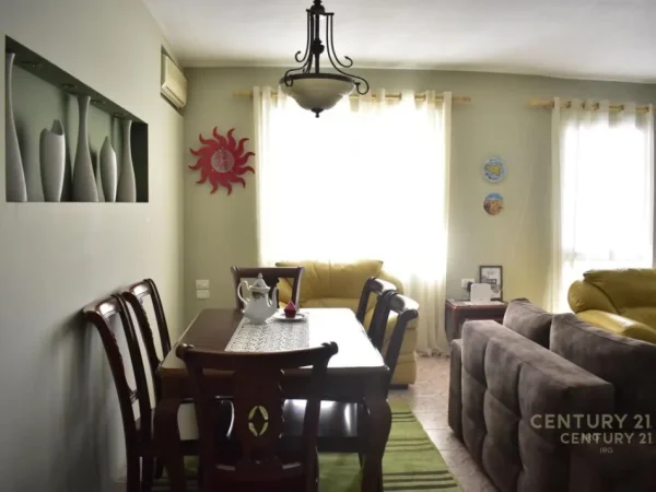 Tirane, jepet me qera apartament 2+1 Kati 3, 110 m² 700 € (Qender IRG143115)