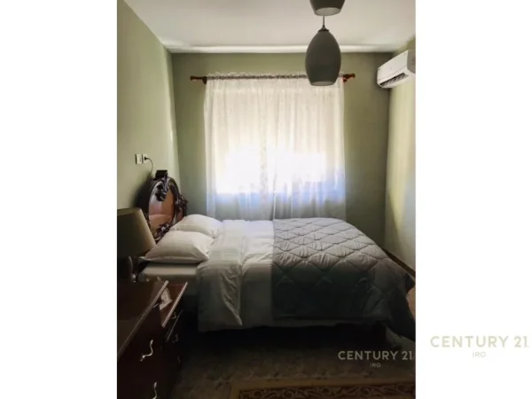 Tirane, jepet me qera apartament 2+1 Kati 3, 110 m² 700 € (Qender IRG143115)