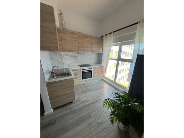 Tirane, shitet apartament 1+1 , 70 m² 130.000 € (Mangalemi)