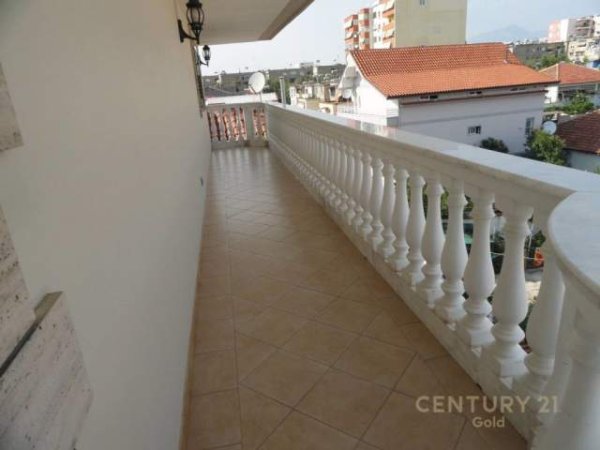 Tirane, Vile per qira,  5+1+BLK, 762 m² 1.500 Euro (Ali Demi)