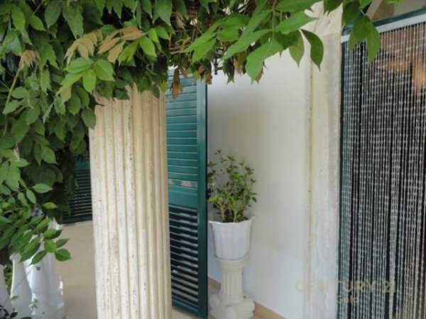 Tirane, Vile per qira,  5+1+BLK, 762 m² 1.500 Euro (Ali Demi)