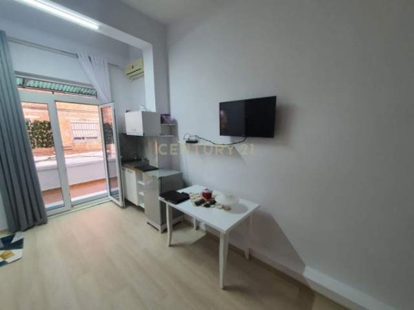 Tirane, jepet me qera apartament 1+1 Kati 2, 45 m² 350 Euro (RRUGA MARGARITA TUTULANI)