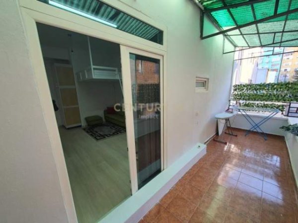 Tirane, jepet me qera apartament 1+1 Kati 2, 45 m² 350 Euro (RRUGA MARGARITA TUTULANI)