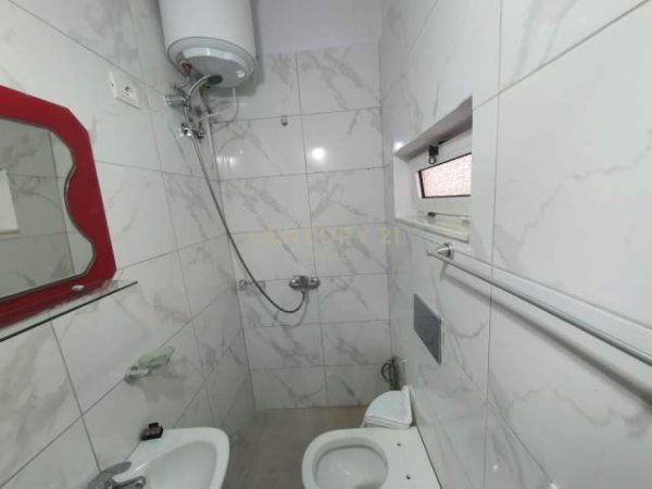 Tirane, jepet me qera apartament 1+1 Kati 2, 45 m² 350 Euro (RRUGA MARGARITA TUTULANI)