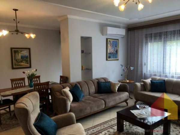 Tirane, jepet me qera apartament 2+1+A+BLK Kati 4, 125 m² 850 Euro (Rruga Faik Konica)