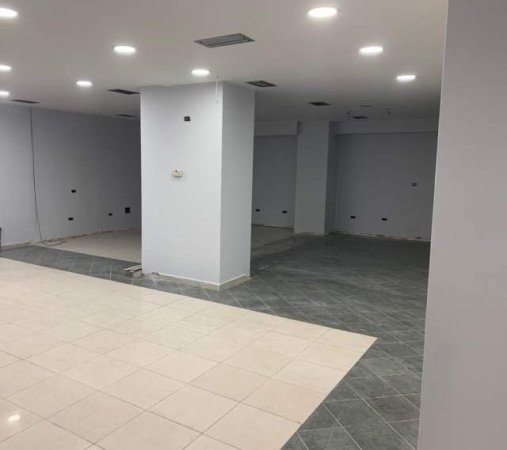 Tirane, jepet me qera ambjent biznesi Kati -1, 251 m² 250.000 Euro (9 Kateshet)