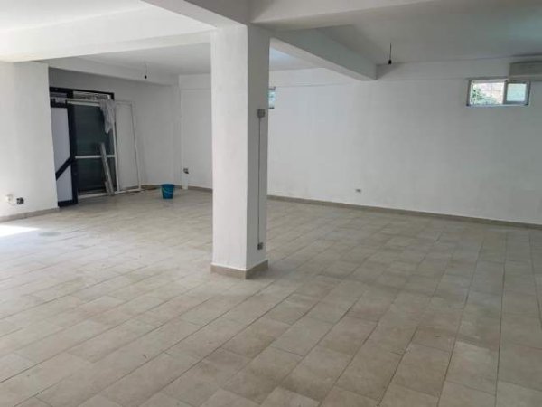 Tirane, jepet me qera ambjent biznesi Kati -1, 251 m² 250.000 Euro (9 Kateshet)