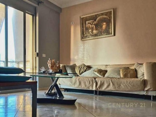 Tirane, shitet shtepi 2+1+BLK Kati 3, 110 m² 110.000 Euro (spitali hygeja)