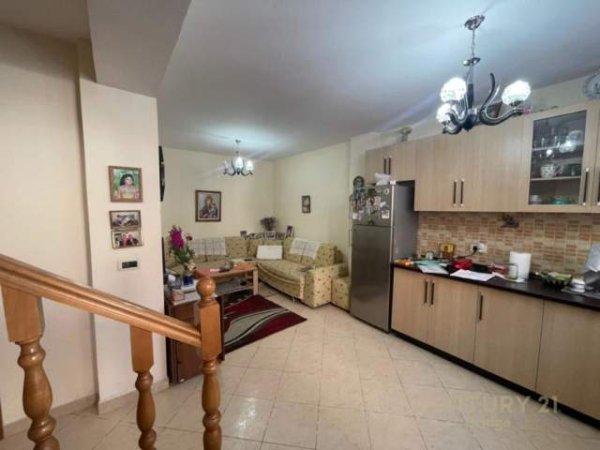 Tirane, shitet apartament duplex 3+1+BLK Kati 1, 118 m² 150.000 Euro