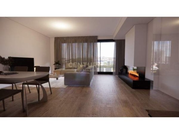 Tirane, jap me qera apartament duplex 4+1+A+BLK Kati 1, 586 m² 3.000 Euro (Afer Qendres Tregetare TEG)