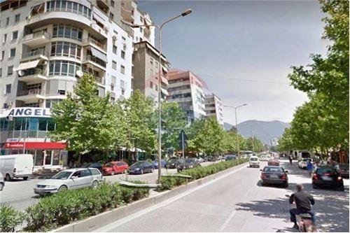 Tirane, jepet me qera ambjent biznesi 600 m² 3.000 Euro (Vace Zela ,Rruga e Kavajes)