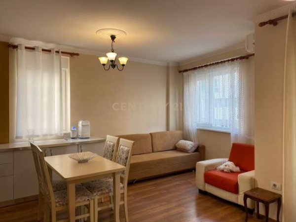 Tirane, jepet me qera apartament 2+1 Kati 6, 93 m² 450 Euro (Ish parku Tirana, Kompleksi Kontakt)