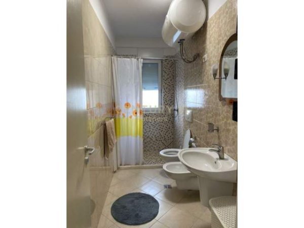 Tirane, jepet me qera apartament 2+1 Kati 6, 93 m² 450 Euro (Ish parku Tirana, Kompleksi Kontakt)