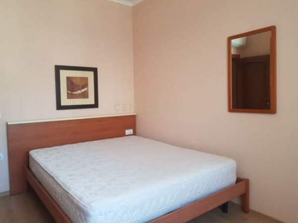 Tirane, jepet me qera apartament 2+1, te SELVIA prane Gjimnazit "PARTIZANI", 400 euro/muaj