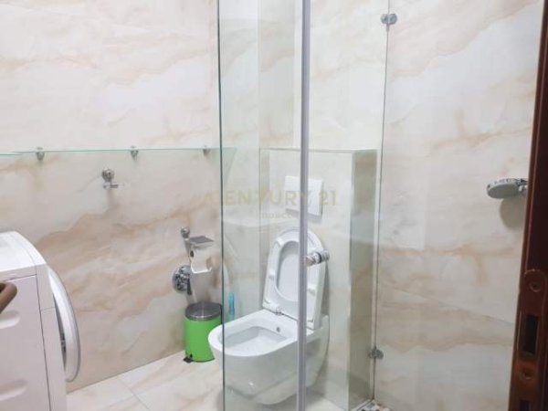 Tirane, jepet me qera apartament 2+1, te SELVIA prane Gjimnazit "PARTIZANI", 400 euro/muaj