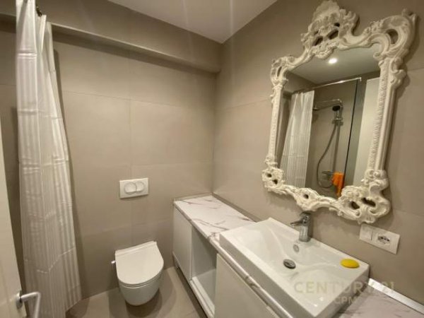 Tirane, jepet me qera apartament 1+1+A+BLK Kati 5, 55 m² 480 Euro (Sheshi Willson)
