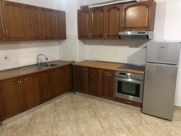 Tirane, jepet me qera apartament 2+1+BLK Kati 7, 111 m² 55.000 Leke (Adresa: Rr.Dibres / Selvi)