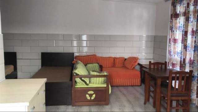 Tirane, jap me qera garsonier 1 Katshe Kati 1, 45 m² 30000 Leke (Ruga Niko Avrami) Allias afer spitaleve