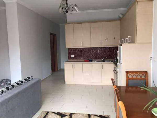 Tirane, jap me qera apartament 1+1+A+BLK Kati 4, 70 m² 450 Euro (Him Kolli)