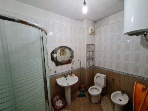 Tirane, shitet apartament 2+1 Rruga M. Gjollesha, Zogu i Zi, Kati 4, 114 m² 125.500 Euro