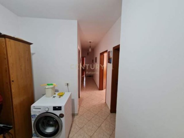 Tirane, shitet apartament 2+1 Rruga M. Gjollesha, Zogu i Zi, Kati 4, 114 m² 125.500 Euro