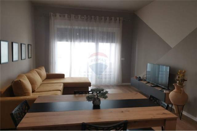 Tirane, jepet me qera apartament 93 m² 650 Euro (21 dhjetori)