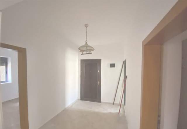 Elbasan, shitet apartament 69 m² 5.500.000 Leke