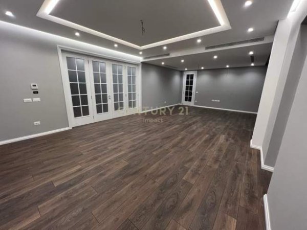 Tirane, jap me qera Vile 3 Katshe Kati 3, 803 m² 5.000 Euro (Teg)