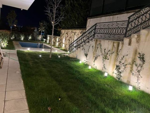 Tirane, Jepet me Qera , Vile 803 m² 5.000 Euro (Rruga e Teg)
