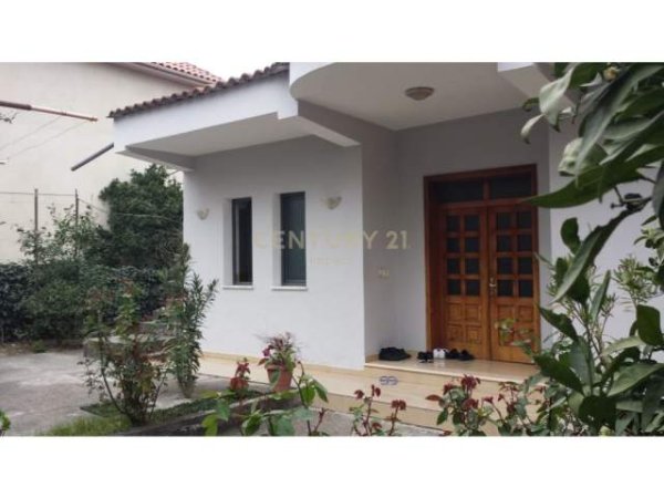 Tirane, shitet shtepi private ne QYTET STUDENTI, 130.000 Euro