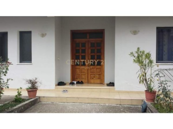 Tirane, shitet shtepi private ne QYTET STUDENTI, 130.000 Euro