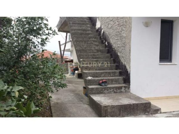 Tirane, shitet shtepi private ne QYTET STUDENTI, 130.000 Euro