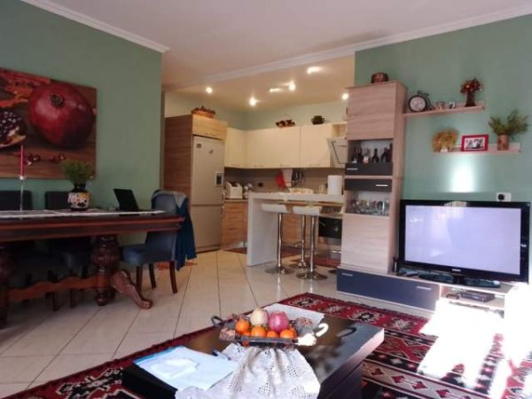 Tirane, shes apartament 2+1+BLK Kati 5, 103 m² 113.300 Euro (Pran pallatit me Shigjeta)