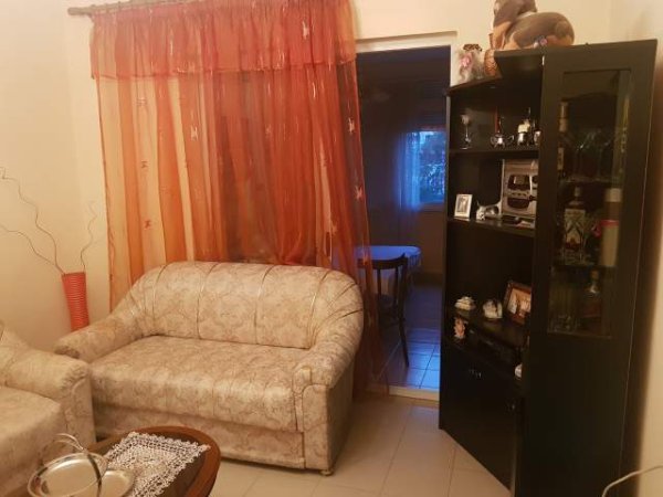 Tirane,Ne Qender Sheshi Skenderbej  te POSTA QENDRORE e tregu Çam shitet 2+1+2ball. 75m2 neto 89000euro