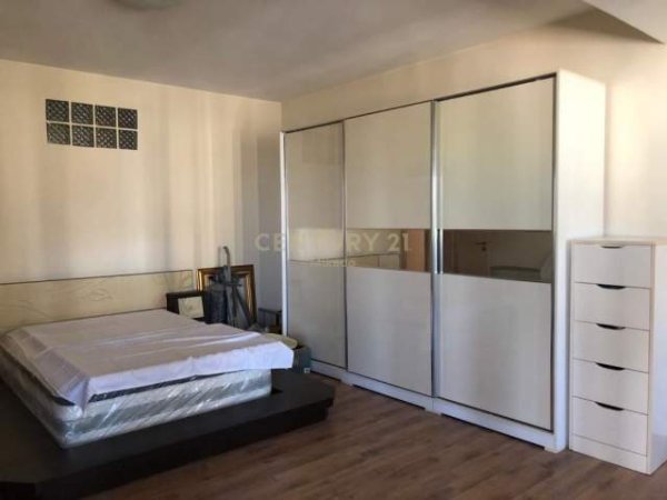 Tirane, jepet me qera apartament 3+1+A+BLK Kati 5, 210 m² 750 Euro (Liqeni i Thate)