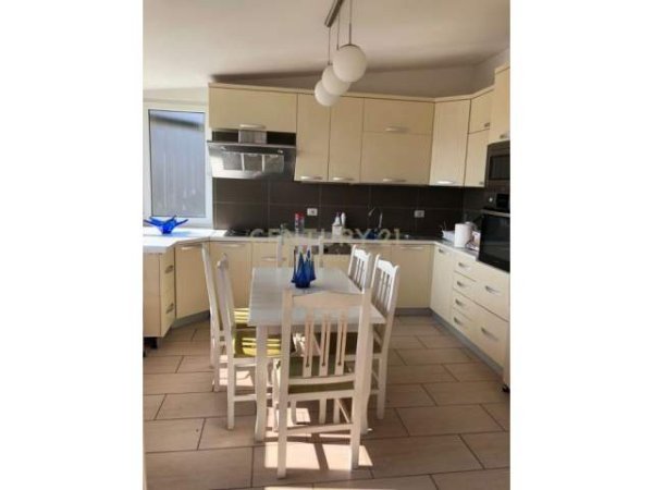 Tirane, jepet me qera apartament 3+1+A+BLK Kati 5, 210 m² 750 Euro (Liqeni i Thate)