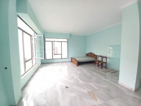 Tirane, shitet apartament 1+1 54 m² 55.000 Euro (Rruga Peti)