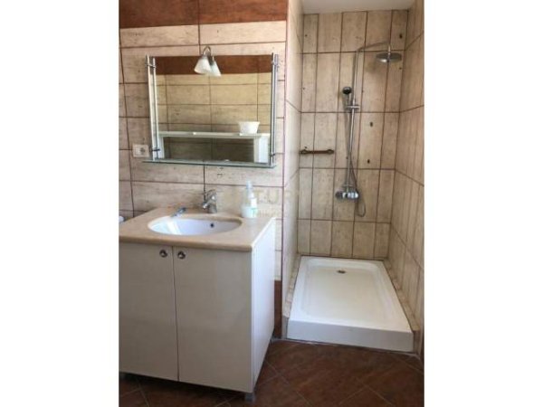 Tirane, jepet me qera apartament 3+1+A+BLK Kati 5, 210 m² 750 Euro (Liqeni i Thate)
