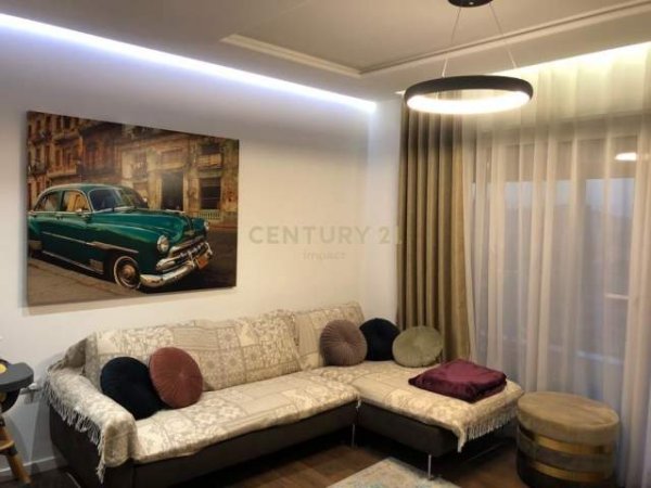 Tirane, jepet me qera apartament 2+1+BLK Kati 4, 115 m² 470 Euro (Kompleksi Panorama, pranë Hipotekës së Tiranës.)