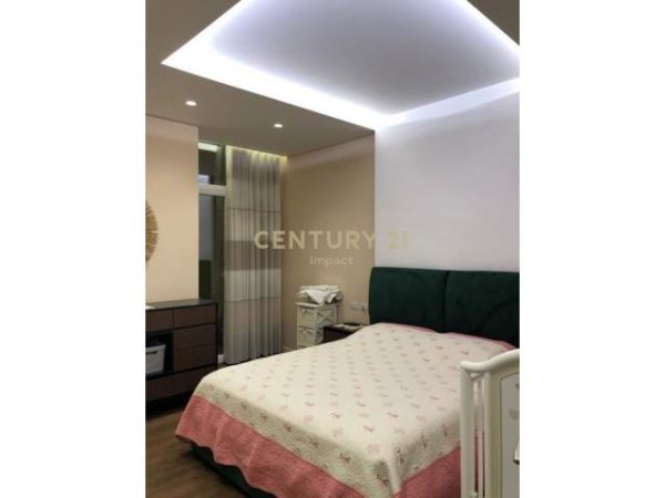 Tirane, jepet me qera apartament 2+1+BLK Kati 4, 115 m² 470 Euro (Kompleksi Panorama, pranë Hipotekës së Tiranës.)