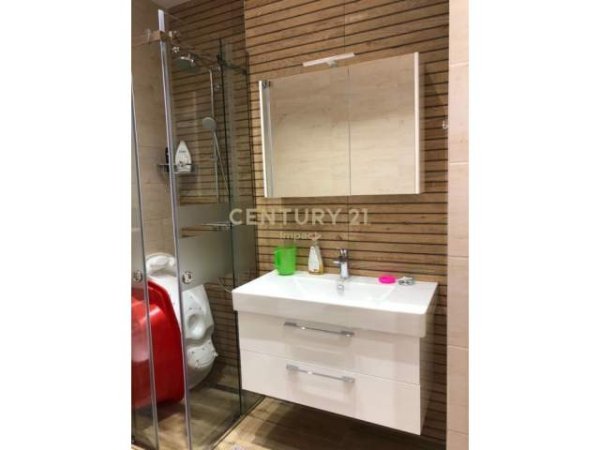 Tirane, jepet me qera apartament 2+1+BLK Kati 4, 115 m² 470 Euro (Kompleksi Panorama, pranë Hipotekës së Tiranës.)