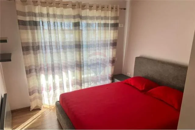 Tirane, jepet me qera apartament 2+1+BLK 100 m² 450 Euro