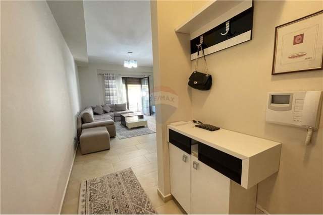 Tirane, jepet me qera apartament Kati 4, 85 m² 1.000 Euro