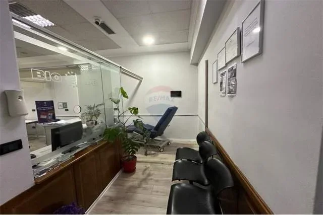 Tirane, jepet me qera apartament 1+1 Kati 2, 62 m² 600 Euro (Ish ekspozita)
