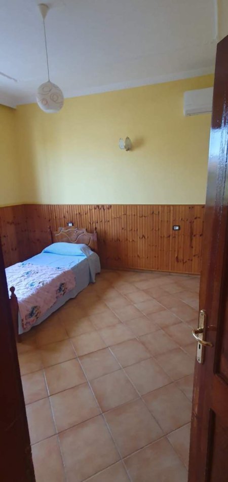 Tirane, jepet me qera apartament 3+1+BLK Kati 1, 131 m² 500 Euro (Rruga e Elbasanit)