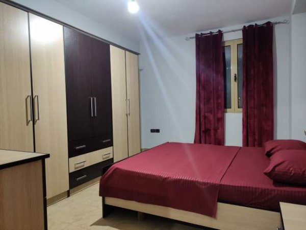 Tirane, shitet apartament 1+1 Kati 4, 70 m² 80.000 Euro (Fresk)