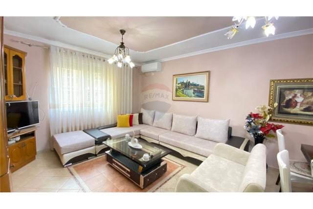 Tirane, jepet me qera 600 Euro