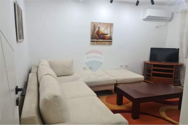 Tirane, jepet me qera apartament 1+1 Kati 2, 60 m² 500 Euro