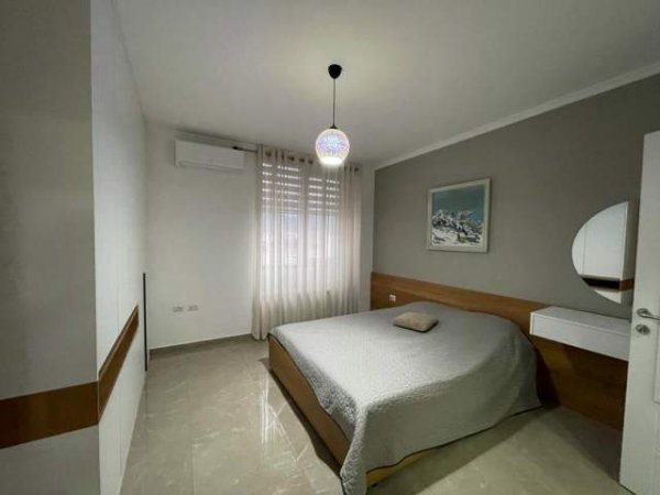 Jepet me qira Apartament perballe Toptanit 117 m² 1.100 Euro
