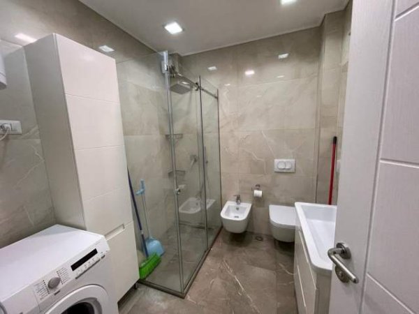 Jepet me qira Apartament perballe Toptanit 117 m² 1.100 Euro